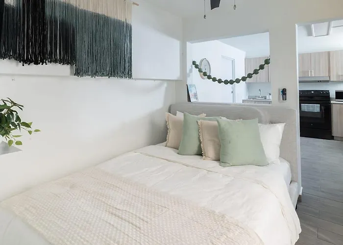 Aqua Terrazas Studio 3 - Beachfront, Pool, Local Fun & Dining